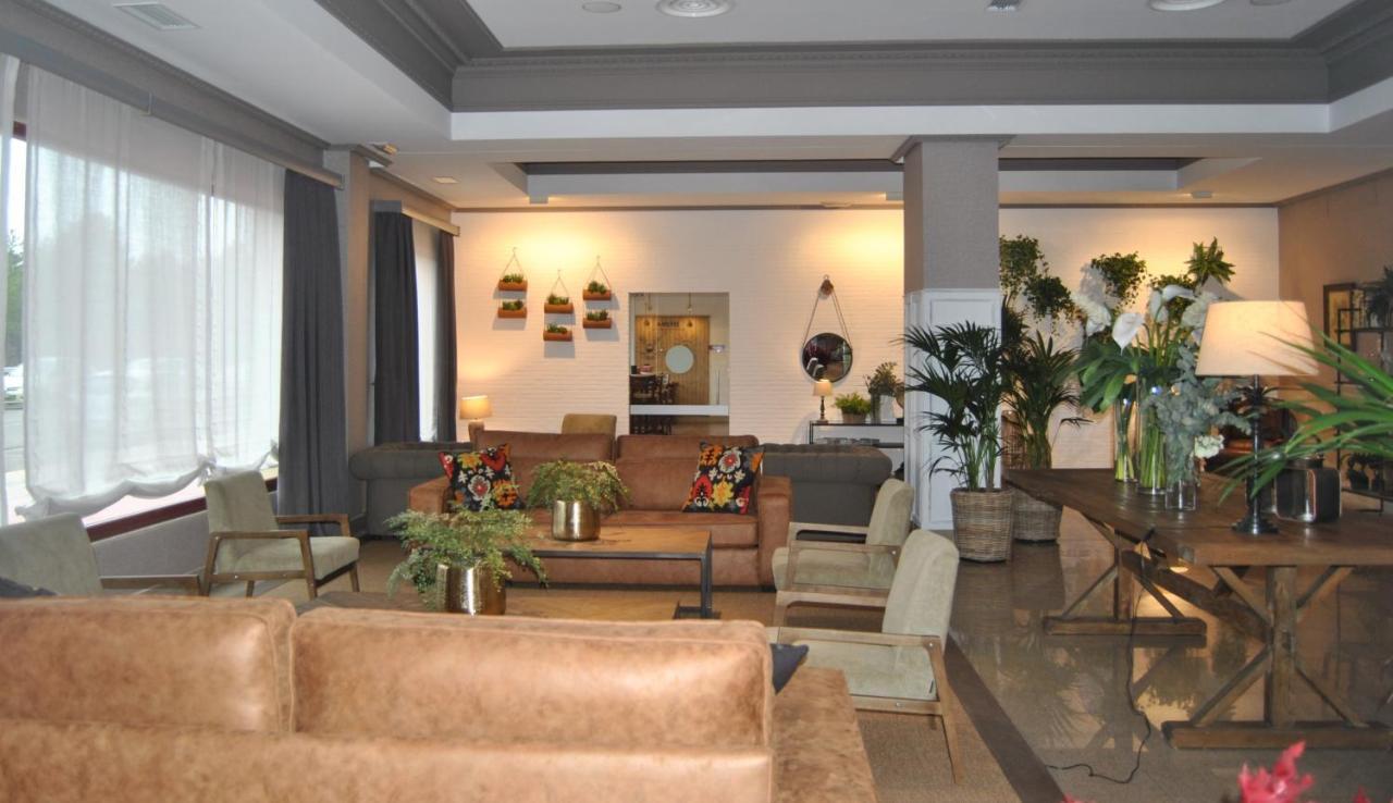 Hotel Arva Santiago León Zewnętrze zdjęcie